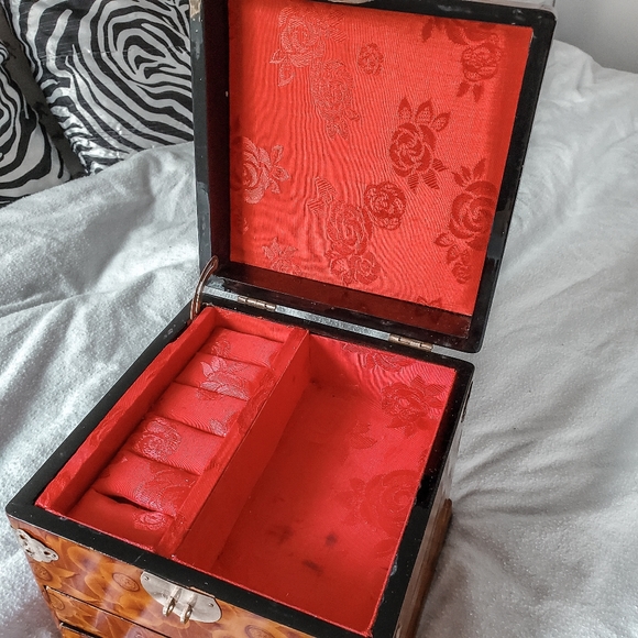 Vintage looking jewellery box - Picture 3 of 6